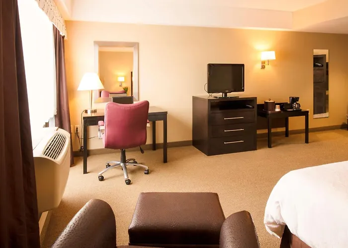 Hampton Inn & Suites Boston Crosstown Center